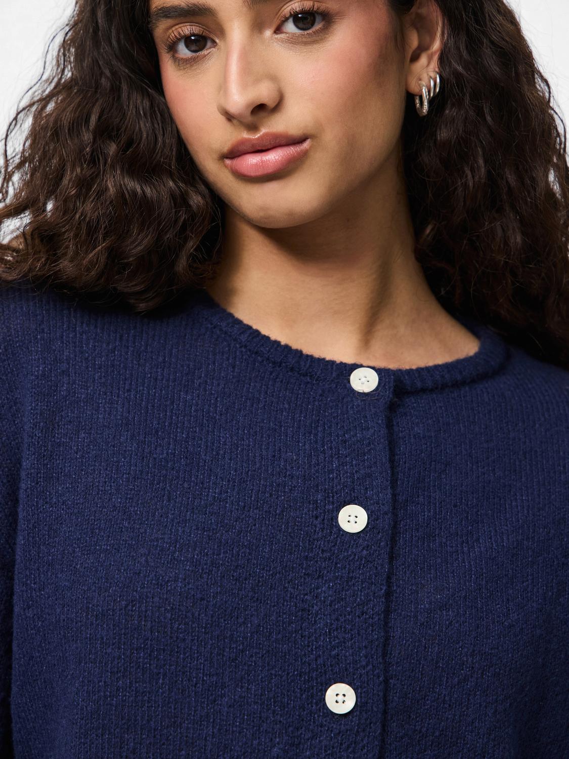 model_shot-detail